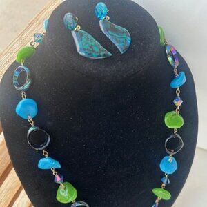 BLUE GREEN GLASS BEAD Iridescent Lucite NECKLACE/EARRINGS SET